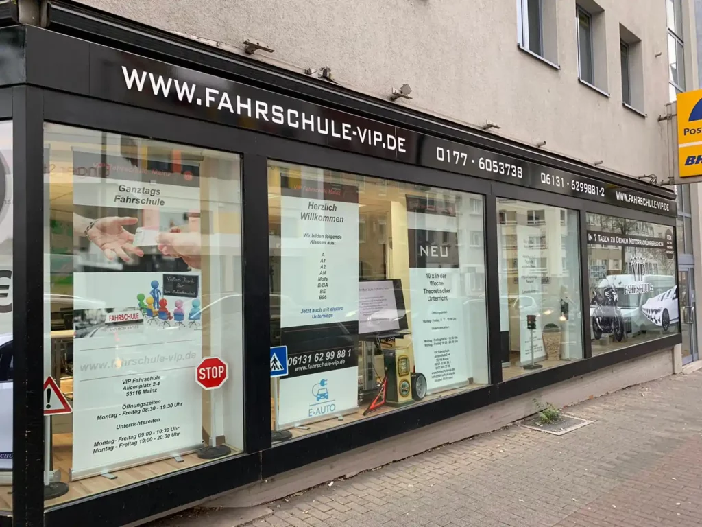 Eingang zur Fahrschule 2