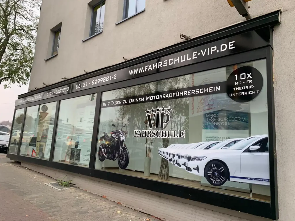 Eingang zur Fahrschule 3